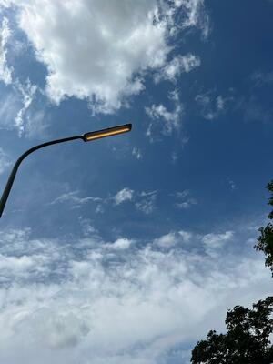 Mangelmeldung: Straßenbeleuchtung unter Tags ab