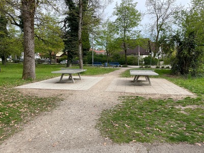 Investitionsvorschlag: Sitzgelegenheiten bei den Tischtennisplatten im Lohwaldpark 