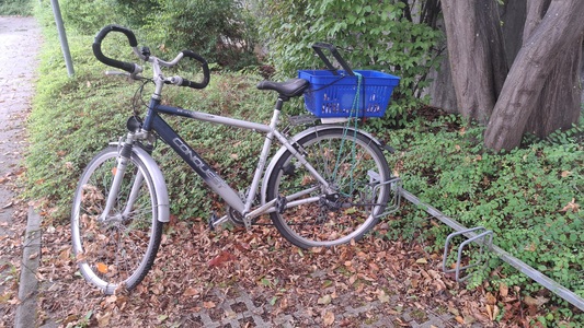 Mangelmeldung: Vergessenes Fahrrad vor dem Friedhof-Lohhof